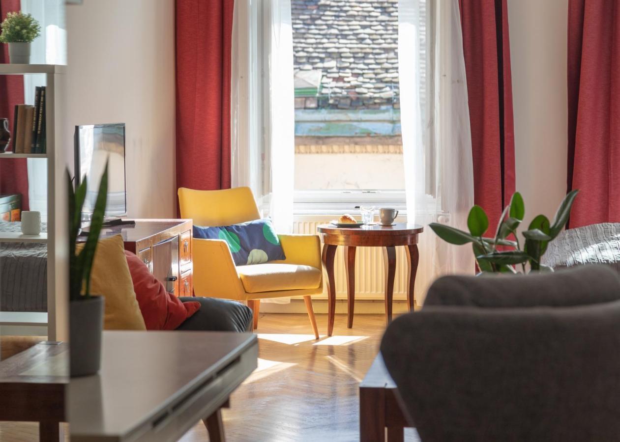 Bright & Spacious Loft With Basilica View Budapest Bagian luar foto