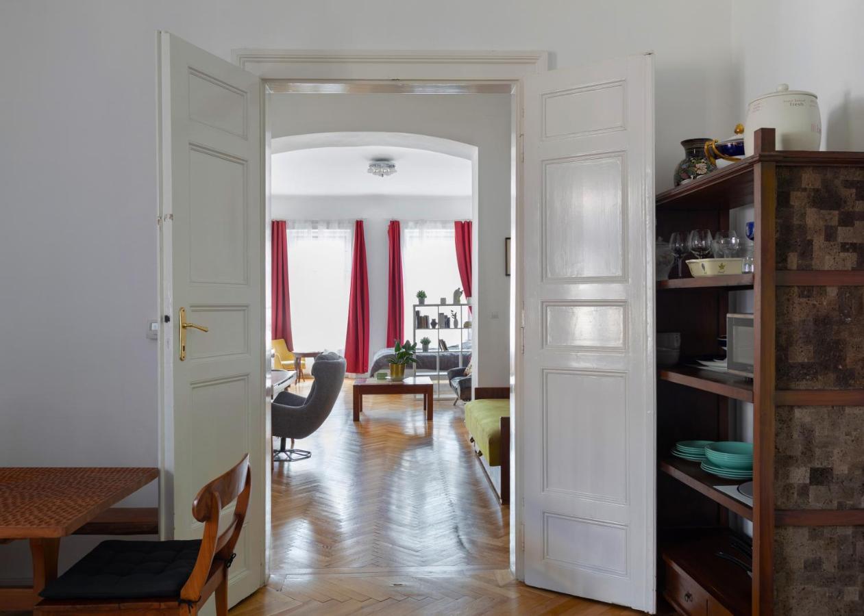 Bright & Spacious Loft With Basilica View Budapest Bagian luar foto