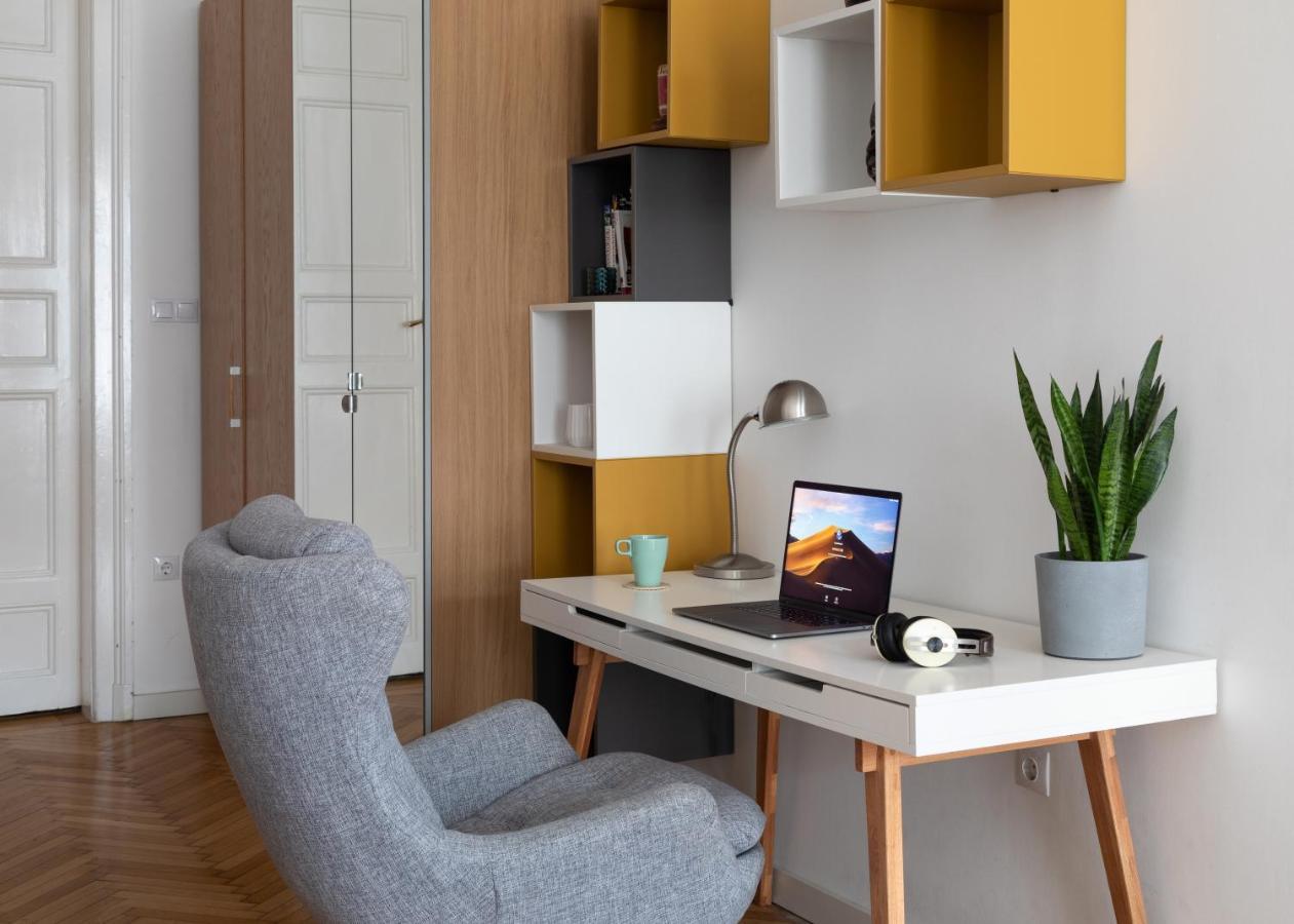 Bright & Spacious Loft With Basilica View Budapest Bagian luar foto