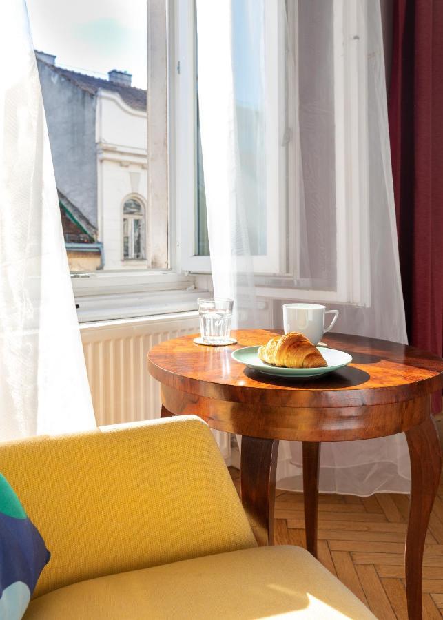 Bright & Spacious Loft With Basilica View Budapest Bagian luar foto