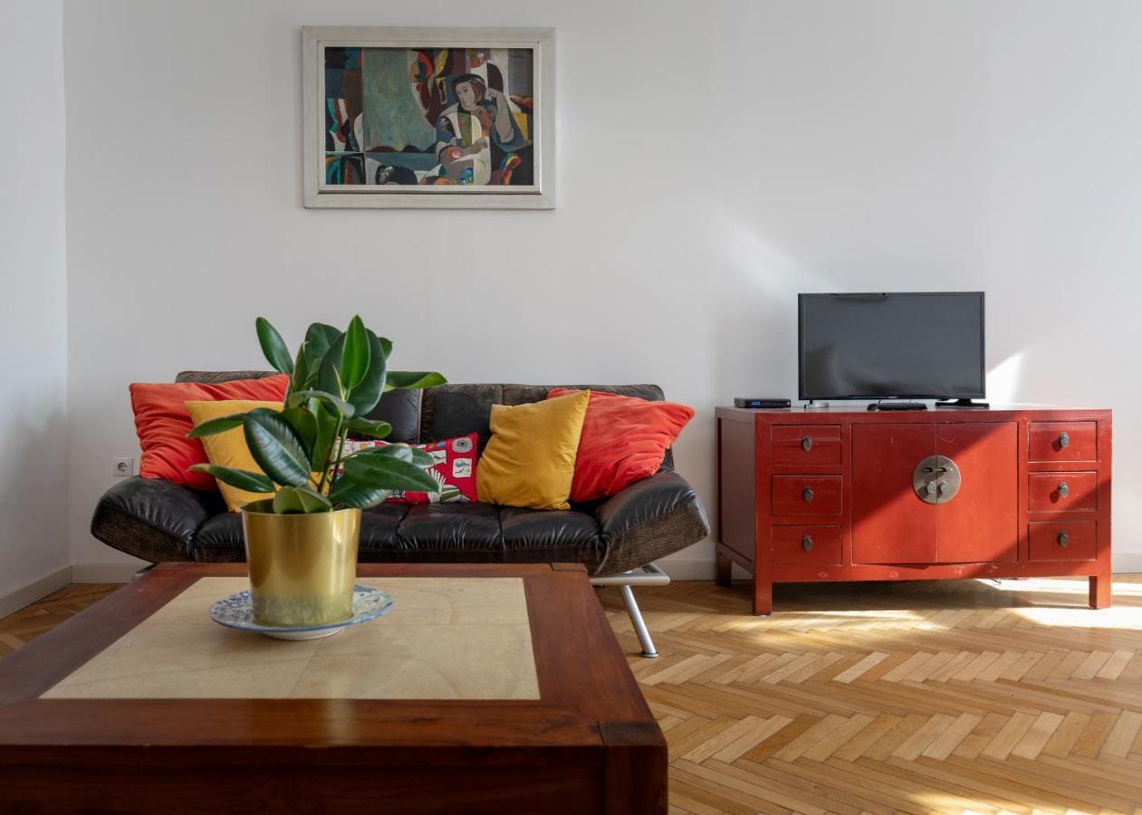 Bright & Spacious Loft With Basilica View Budapest Bagian luar foto