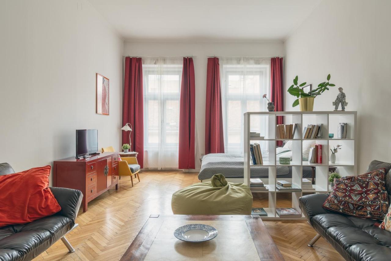 Bright & Spacious Loft With Basilica View Budapest Bagian luar foto
