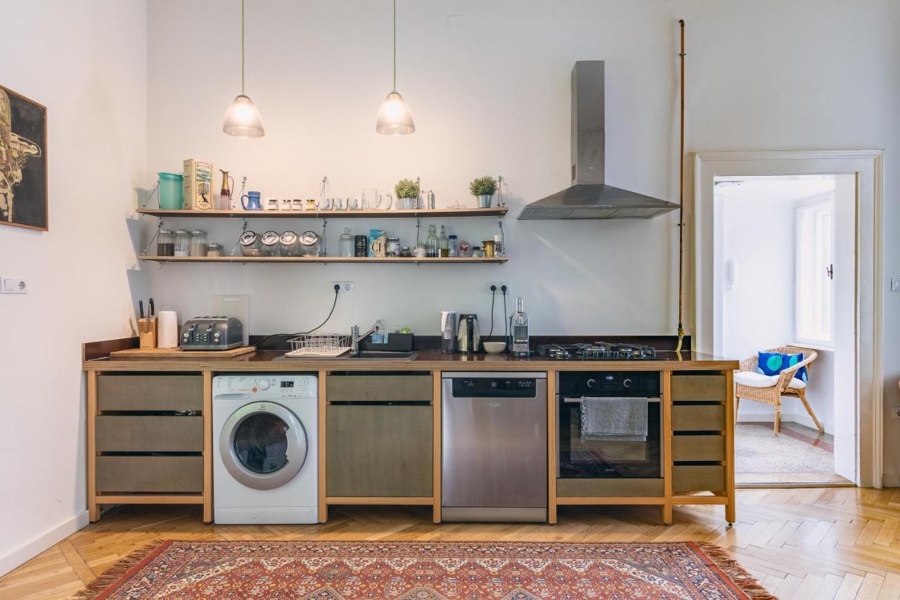 Bright & Spacious Loft With Basilica View Budapest Bagian luar foto