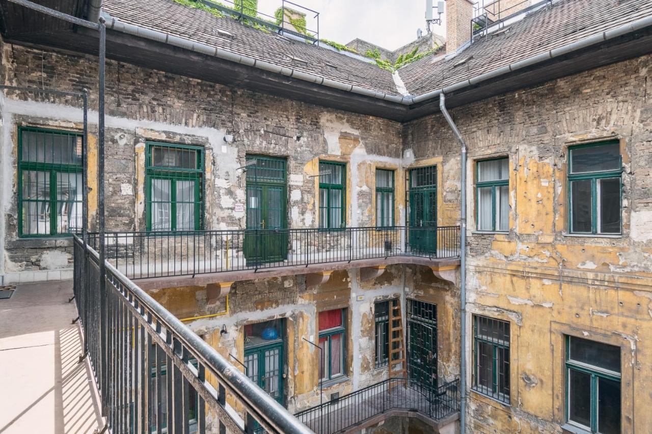Bright & Spacious Loft With Basilica View Budapest Bagian luar foto