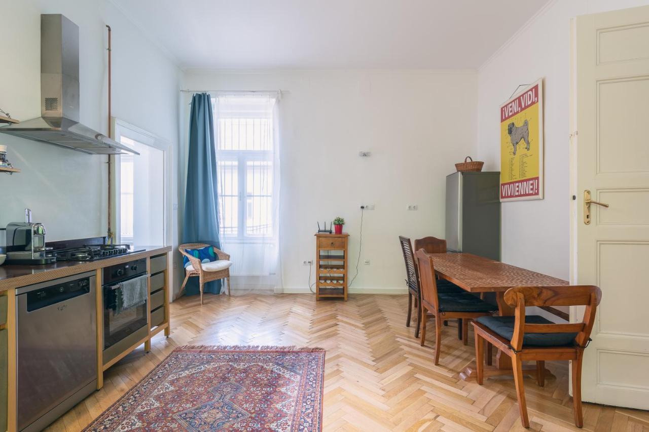 Bright & Spacious Loft With Basilica View Budapest Bagian luar foto