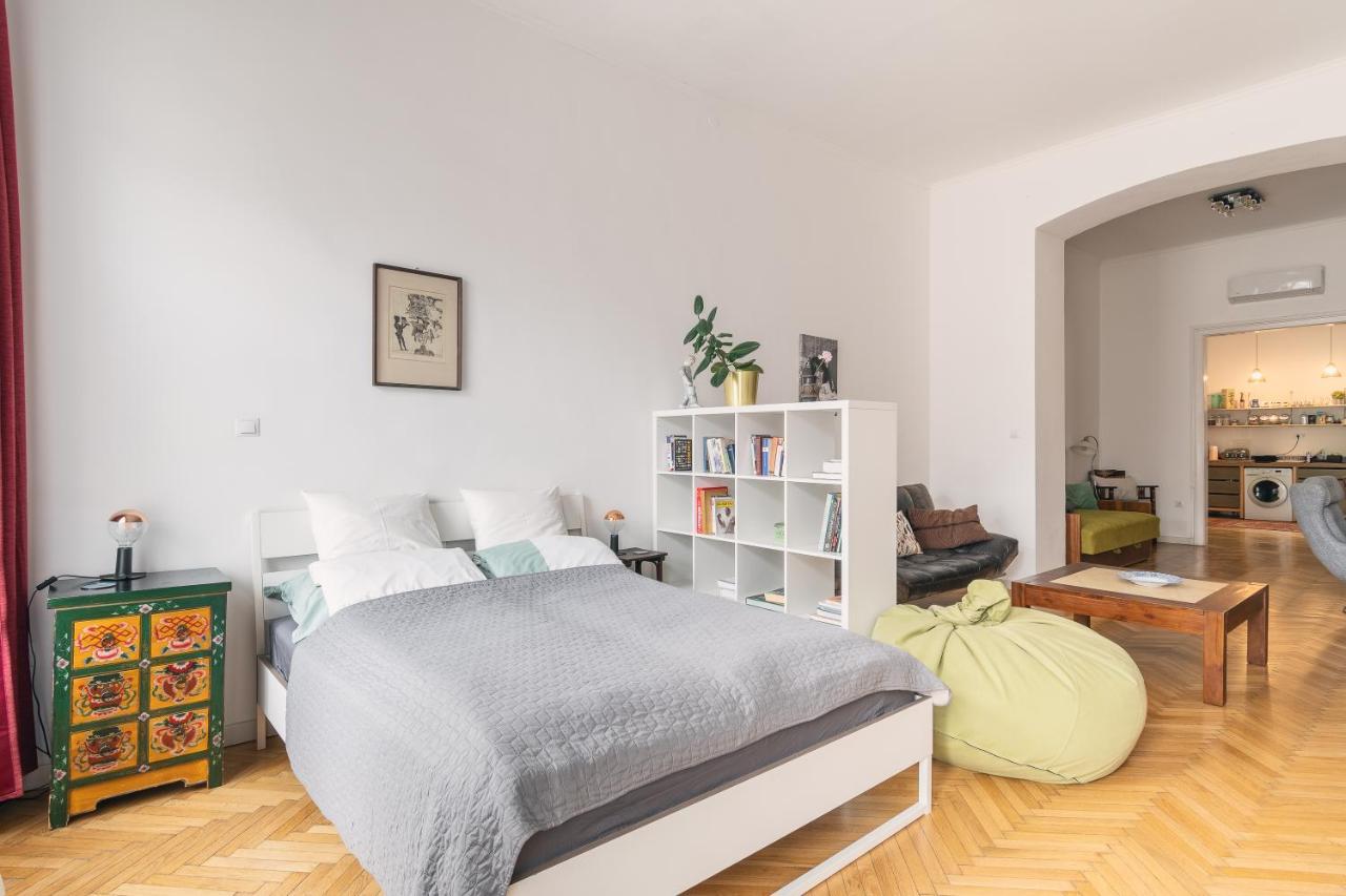 Bright & Spacious Loft With Basilica View Budapest Bagian luar foto